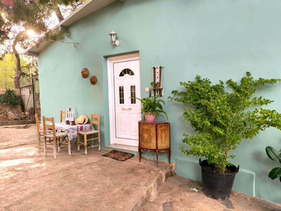 Elena'S Farm House Near Airport And Artemida Beach Exteriör bild